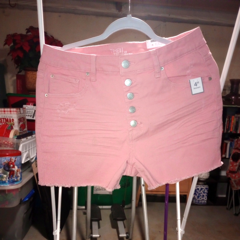 Time and Tru Women's Button Fly Shorts, Light Pink, Size. 12